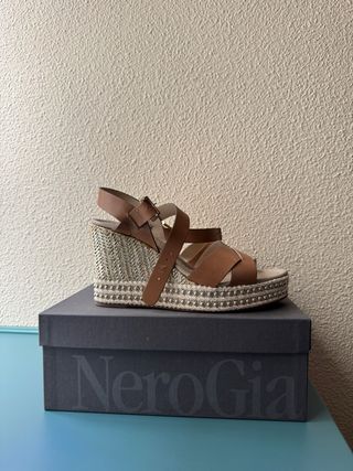 Sandalias de cuña Nero Giardini