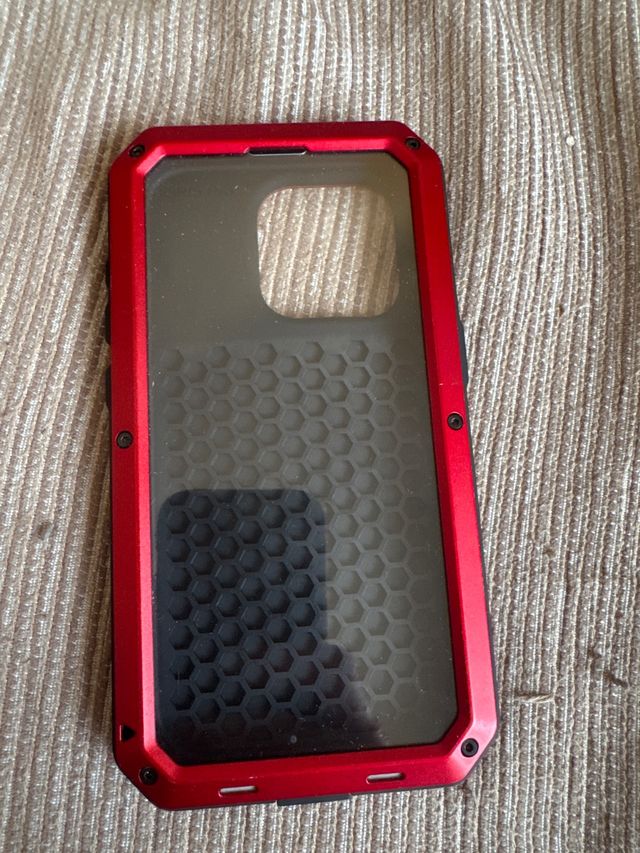 Funda iPhone 15 Pro roja, antigolpes