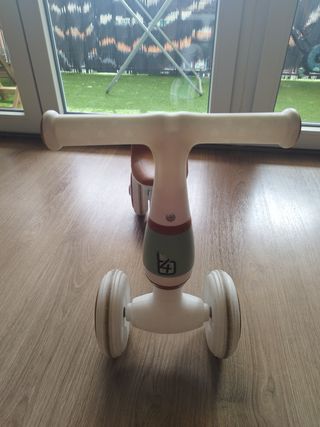 Bicicleta sin pedales Eight4two