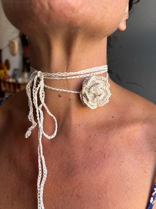 Choker uncinetto fiore bianco