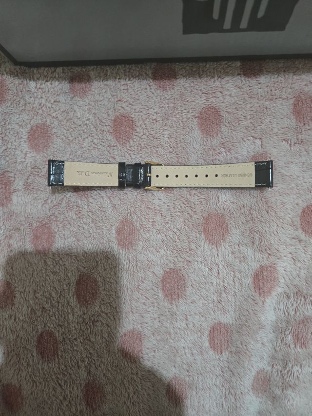 Correa reloj negra dorada