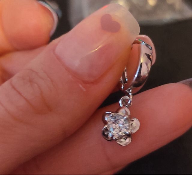 Pendientes plata ley 925 flor con brillo