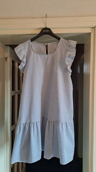 Vestito a righe azzurro e bianco