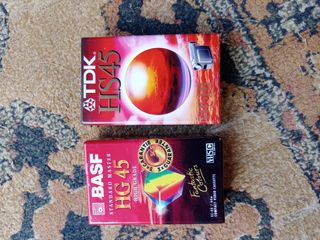 2 Cintas VHS BASF & TDK HG 45 sin abrir