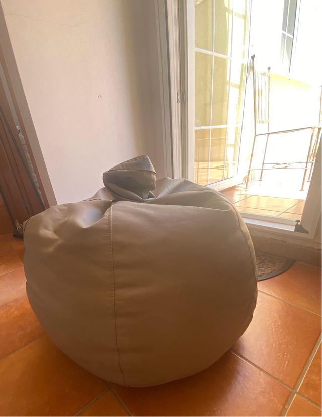 Puff pera polipiel beige