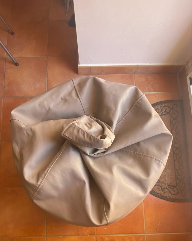 Puff pera polipiel beige