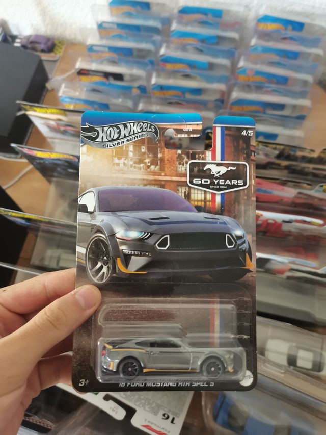 Hot Wheels Mustang 60 Aniversario