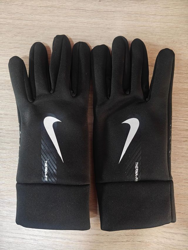 Guantes Nike Therma-FIT negros