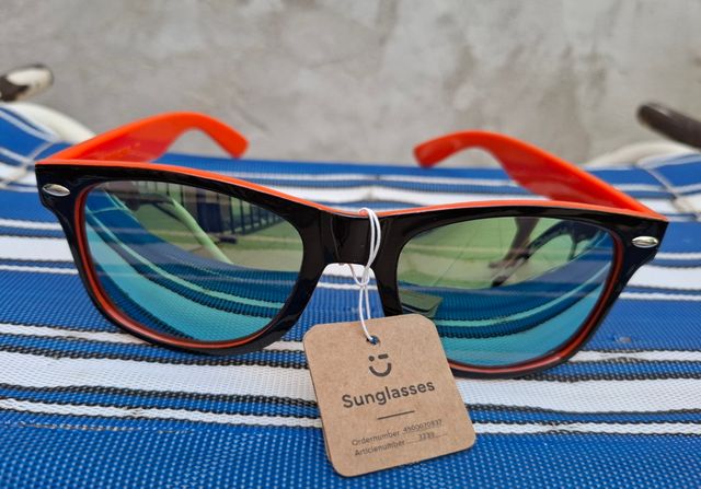 Gafas sol Kubota - negras y naranjas