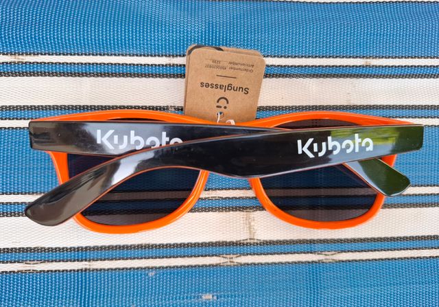 Gafas sol Kubota - negras y naranjas