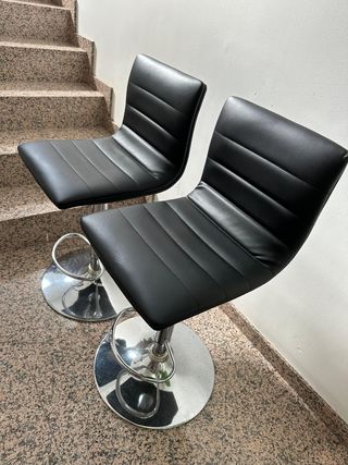 1 Silla alta negra de piel sintética