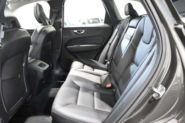 VOLVO XC60 2.0 D4 190 CV AWD GEARTRONIC MOMENTUM