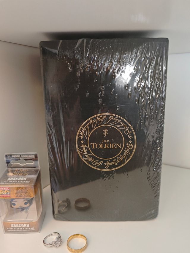 ESTUCHE PRECINTADO SEÑOR DE LOS ANILLOS 60 ANIVERS