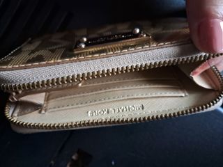 Cartera Michael Kors dorada