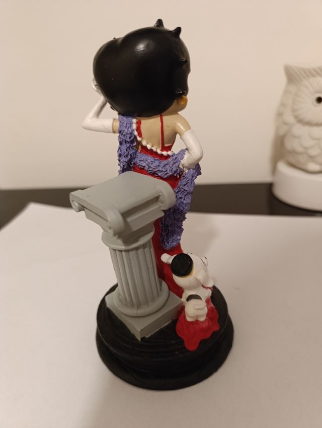 Statuina di Betty boop. È alta circa cm. 15