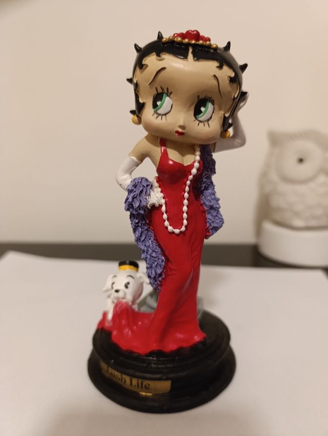 Statuina di Betty boop. È alta circa cm. 15