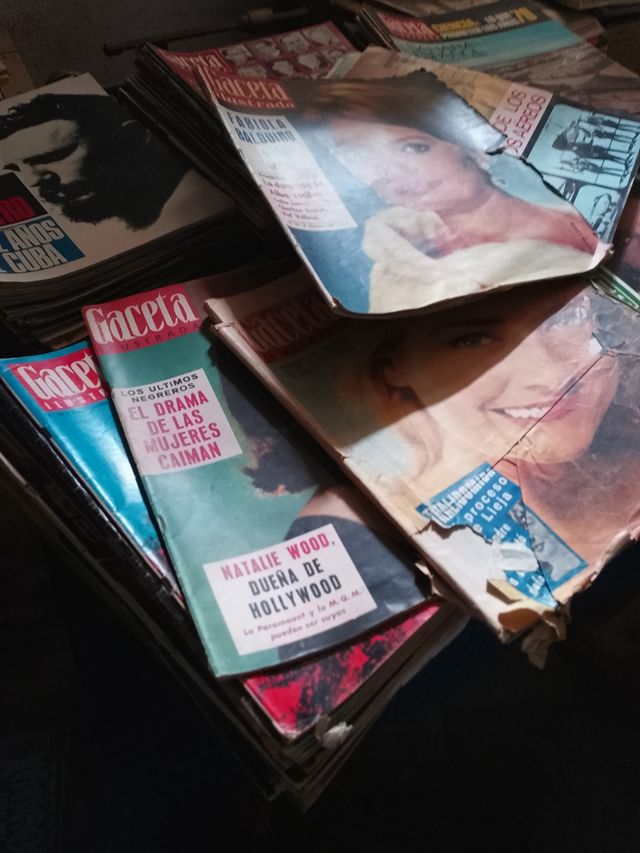 Lote 106 revistas  Gaceta Ilustrada años 60-70