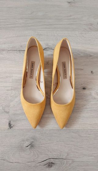 Zapatos Zara Basic amarillos