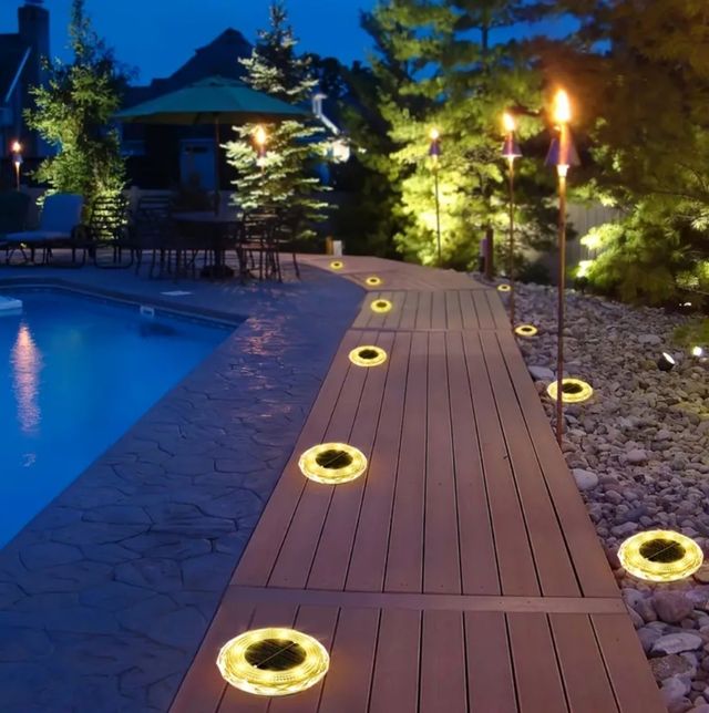 12 Luzes Solares de Jardim LED