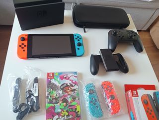 Nintendo Switch - Azul y Rojo