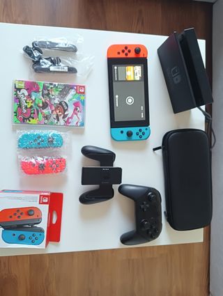 Nintendo Switch - Azul y Rojo