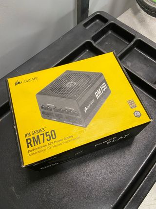 Corsair RM750 - Fuente alimentación