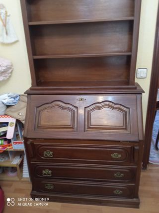 Escritorio madera antiguo con librero