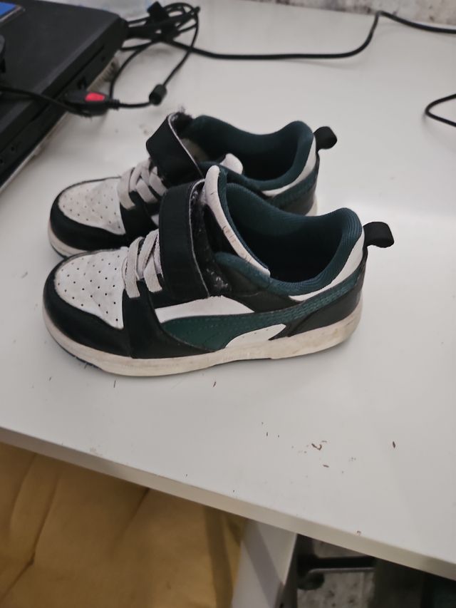 Zapatillas Puma Niño Talla 25
