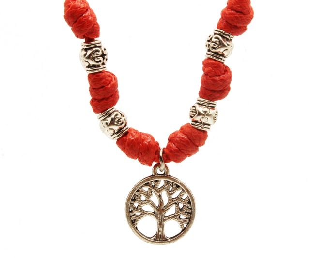 Collar rojo con colgante del Árbol de la Vida