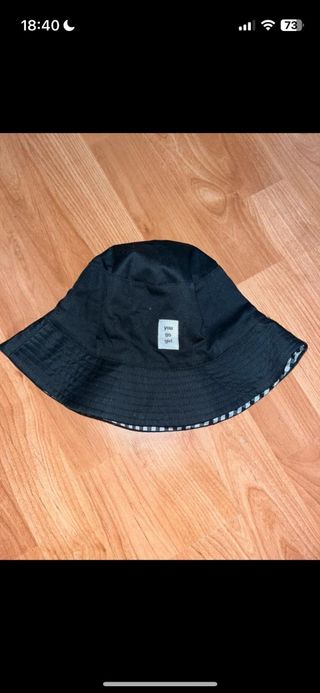 Gorro negro reversible