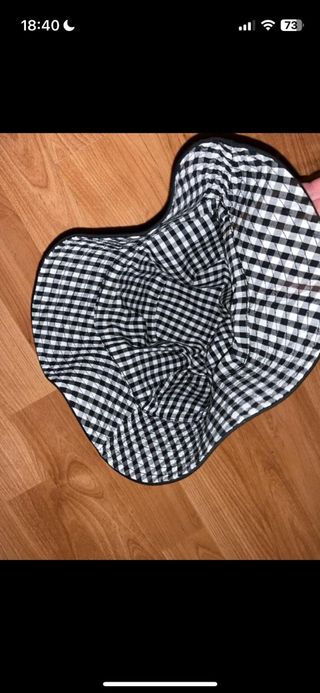 Gorro negro reversible