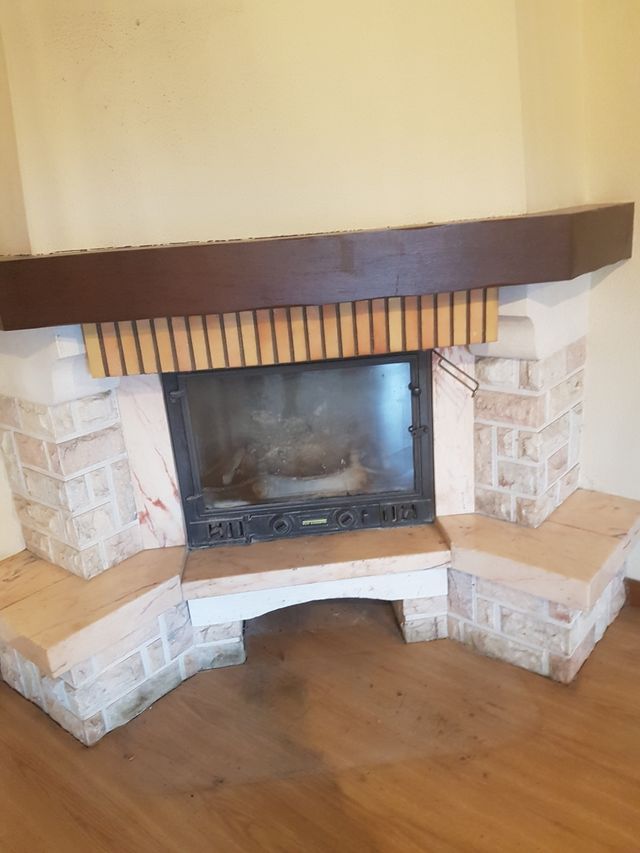 Chimenea antigua Les Radiantes