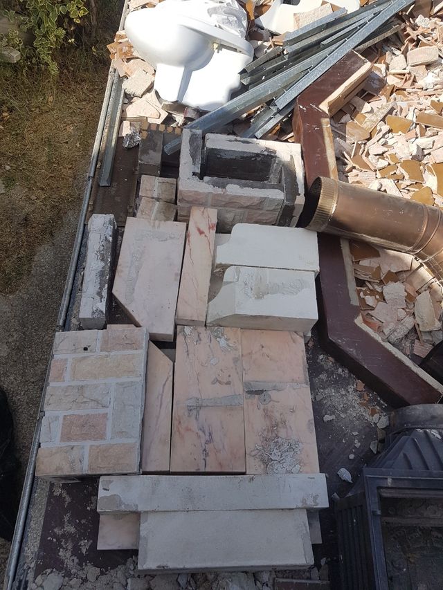 Chimenea antigua Les Radiantes