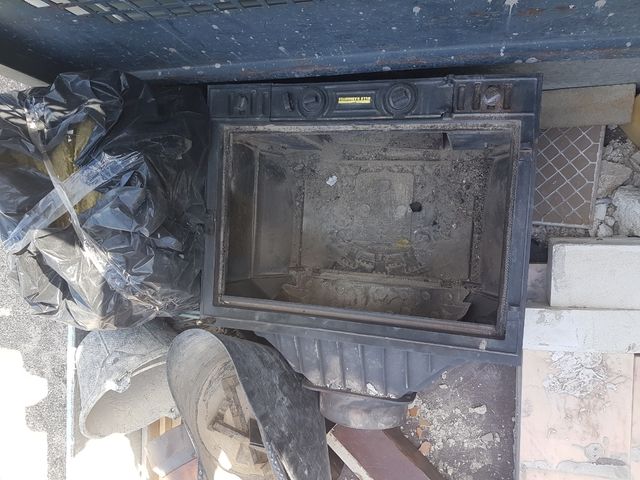 Chimenea antigua Les Radiantes