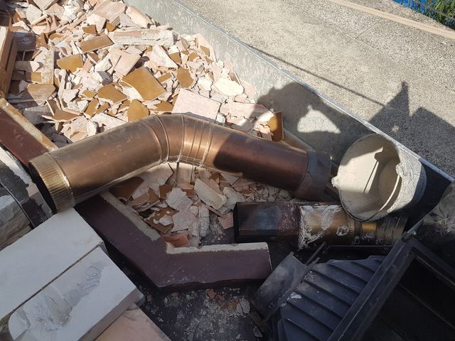 Chimenea antigua Les Radiantes