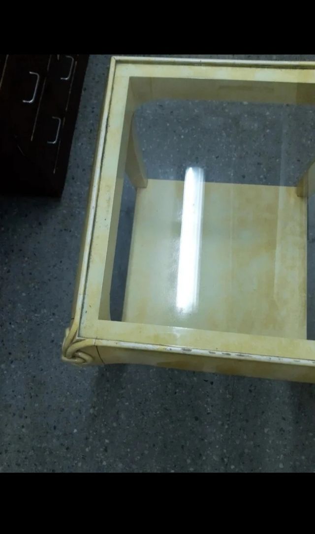 Mesa auxiliar beige cristal