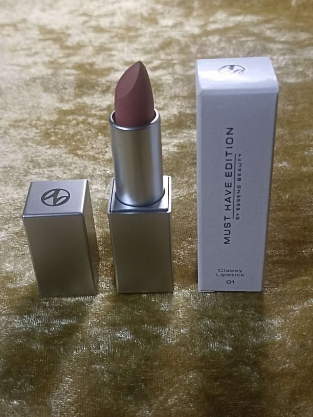 Labial ESSENS satinado rosa beige