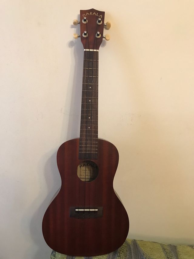Ukelele Makala Concierto