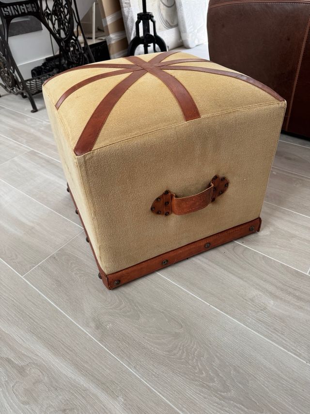 Puff vintage de tela y cuero