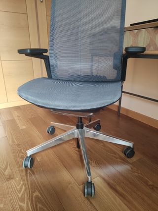 Silla oficina ergonómica negra