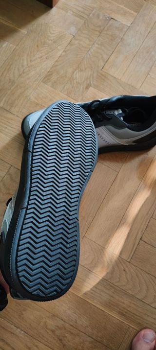 Zapatillas Inside grises y negras
