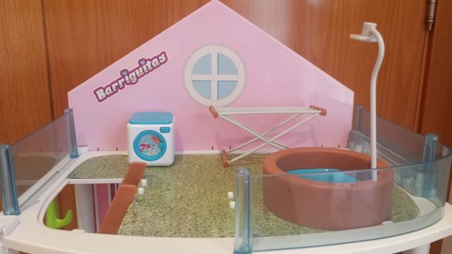 Casa Barriguitas Famosa: Edificio Loco