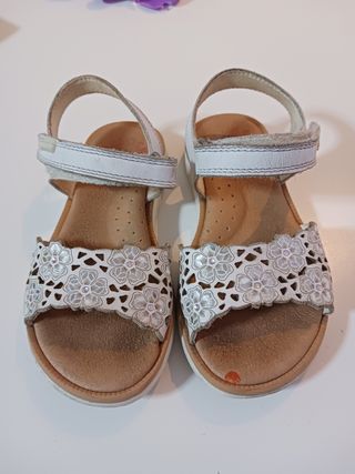 Sandalias Pabloski niña blancas
