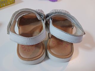 Sandalias Pabloski niña blancas