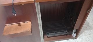 Maquina de coser antigua con pedal electrico.