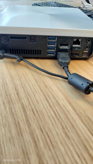 ASUS VivoPC Vm42- Mini PC aluminio.