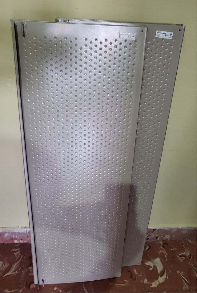 5 Paneles metálicos para estantería