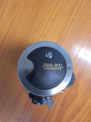 Carrete de pesca al Curricán - Cacea. PENN 320 GTi