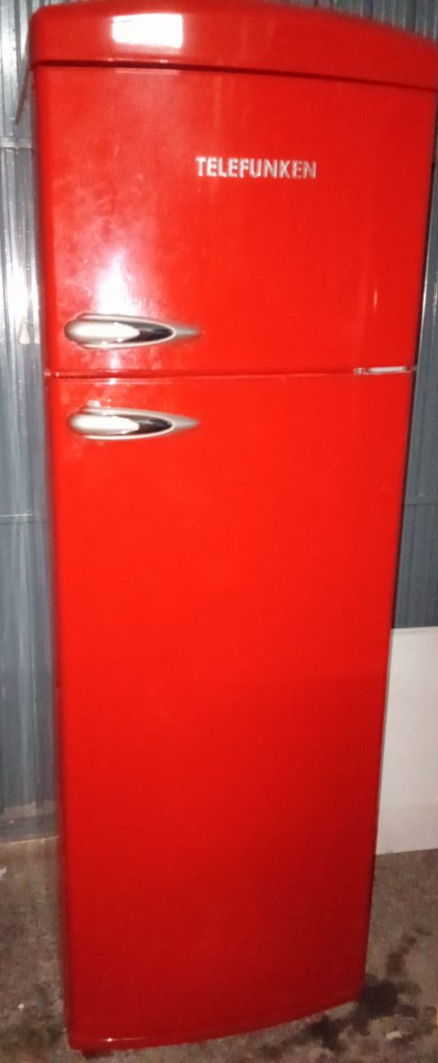 Nevera Telefunken roja vintage