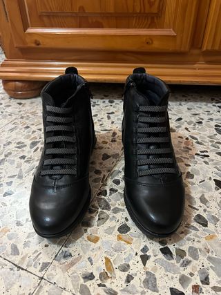 Botines piel negros talla 37.